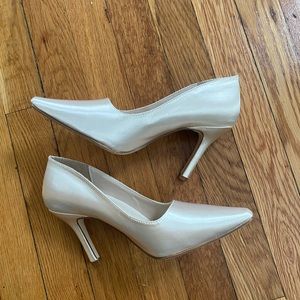 BENJAMIN WALK Bridal wedding heel closed toe pump in ivory 3.5 inch heel